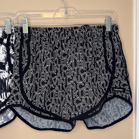 Set of 2 Calvin Klein Women’s Black/White Lined Athletic Shorts Size Small - Picture 2 of 8